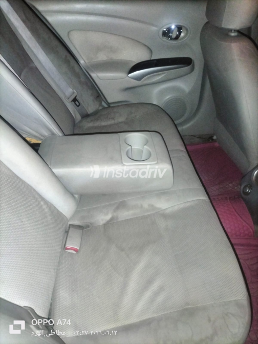 Nissan Sunny 2013 Gold Automatic Used for Sale in Giza - 3