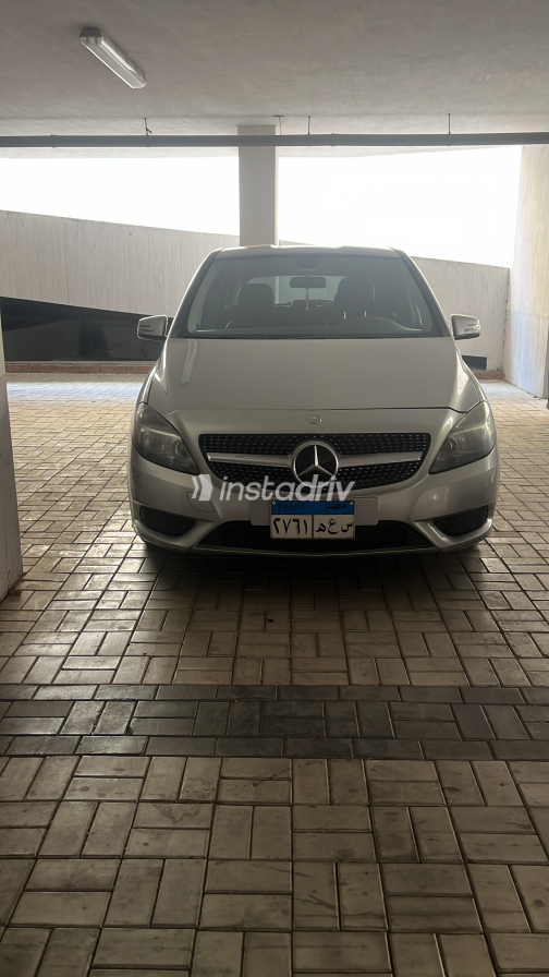 Mercedes B 200 2013 Silver Automatic Used for Sale in Alexandria - 3