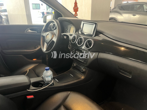 Mercedes B 200 2013 Silver Automatic Used for Sale in Alexandria - 9