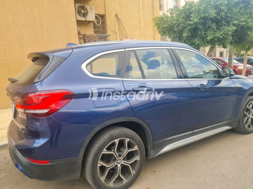 بي ام دبليو X1 2021 أزرق أوتوماتيك مستعملة للبيع في مدينتى - 1