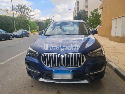 بي ام دبليو X1 2021 أزرق أوتوماتيك مستعملة للبيع في مدينتى - 9