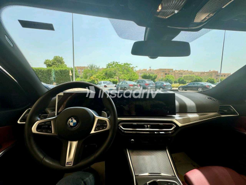 بي ام دبليو 320 2024 أسود أوتوماتيك مستعملة للبيع في القاهرة - 4