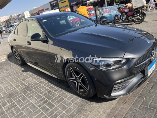 مرسيدس C 200 AMG 2022 رمادي غامق أوتوماتيك مستعملة للبيع في القاهرة - 3