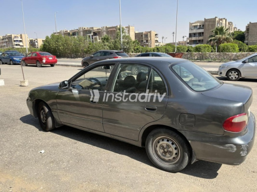 هيونداي اكسنت 2006 أسود يدوي مستعملة للبيع في القاهرة - 1