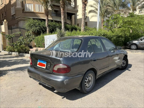 هيونداي اكسنت 2006 أسود يدوي مستعملة للبيع في القاهرة - 3