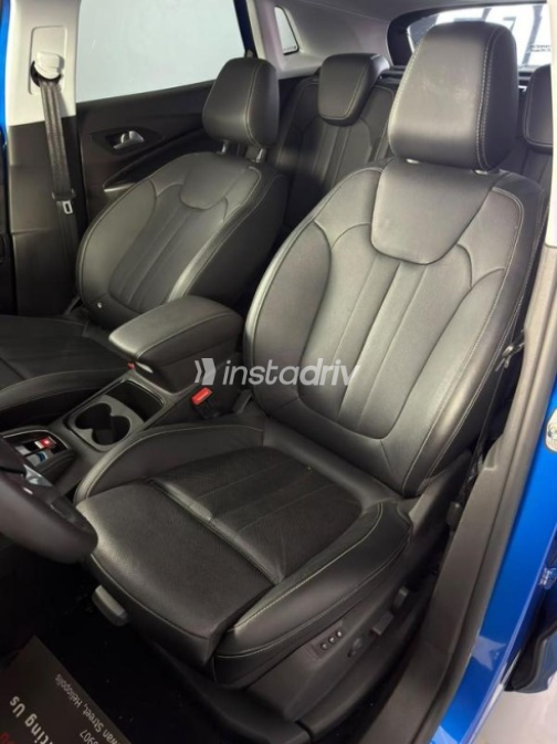 Opel Grandland 2024 Dark Blue Automatic Used for Sale in Cairo - 5
