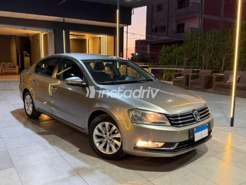 Volkswagen Passat 2015 Gold Automatic Used for Sale in Cairo - 2