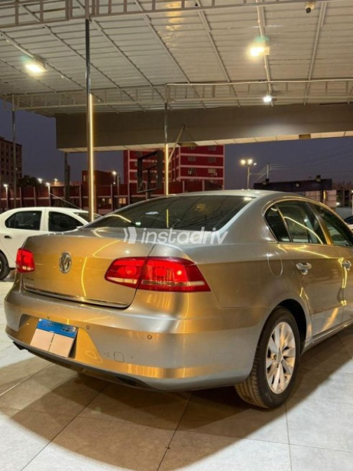 Volkswagen Passat 2015 Gold Automatic Used for Sale in Cairo - 3