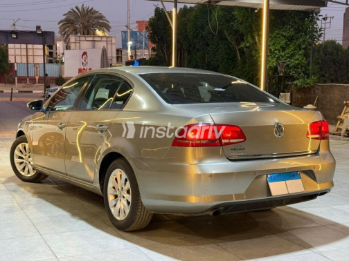 Volkswagen Passat 2015 Gold Automatic Used for Sale in Cairo - 4