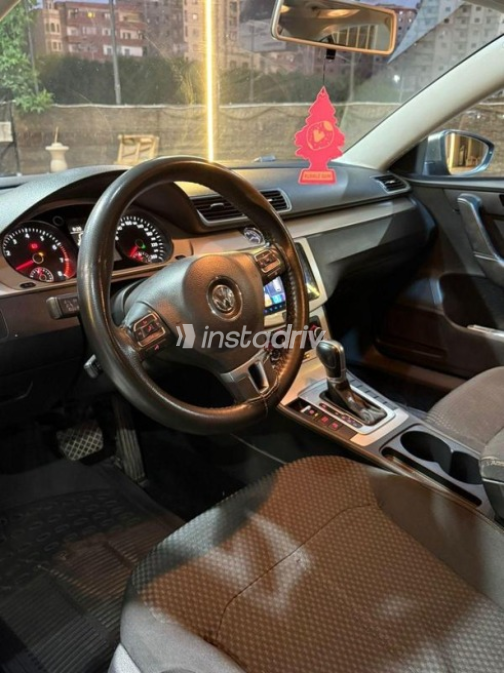 Volkswagen Passat 2015 Gold Automatic Used for Sale in Cairo - 6