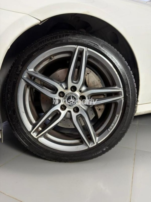 Mercedes E 180 2019 White Automatic Used for Sale in Cairo - 4