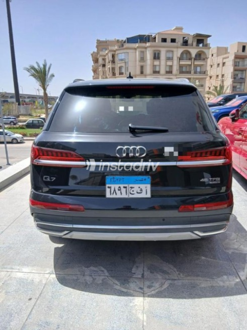 اودي Q7 2021 أسود أوتوماتيك مستعملة للبيع في القاهرة - 3
