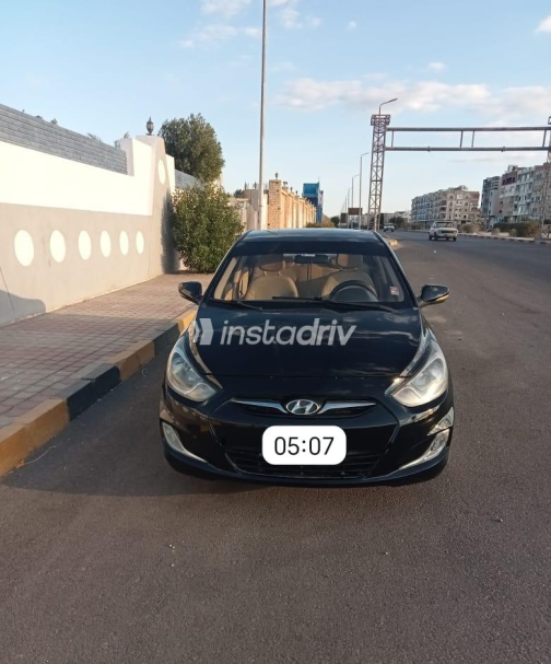 هيونداي اكسنت RB 2011 أسود يدوي مستعملة للبيع في قنا - 5