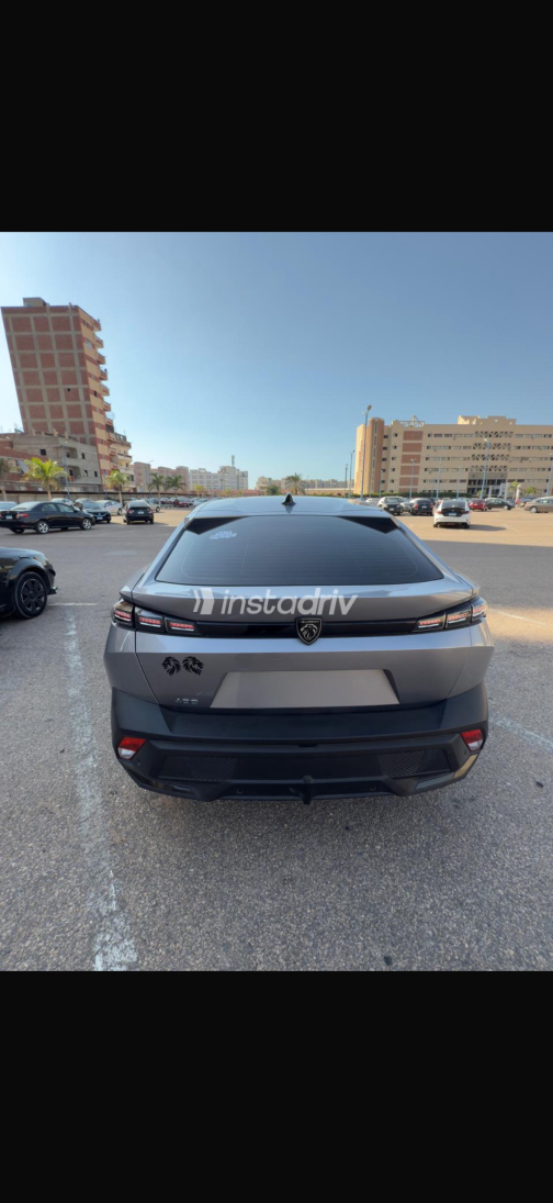 بيجو 408 2025 فضي أوتوماتيك مستعملة للبيع في الإسكندرية - 5