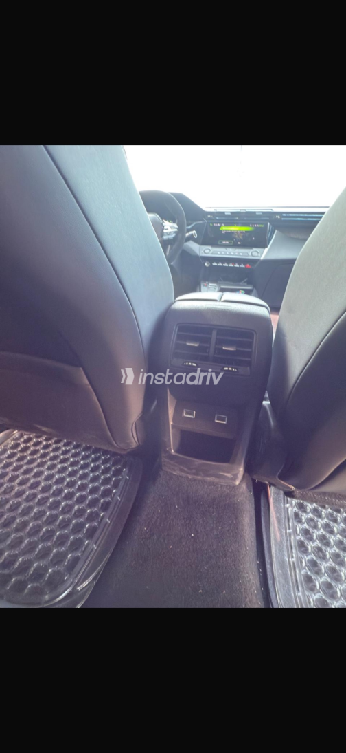 بيجو 408 2025 فضي أوتوماتيك مستعملة للبيع في الإسكندرية - 8