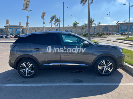 Peugeot 3008 2021 Dark Gray Automatic Used for Sale in Alexandria - 5