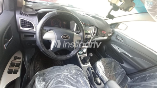 بى واى دى‬ F3 2025 رمادي غامق يدوي مستعملة للبيع في القاهرة - 8