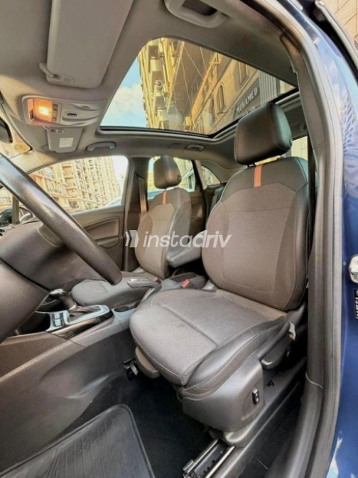Opel Crossland 2021 Dark Blue Automatic Used for Sale in Greater Cairo ( Cairo + Giza) - 4