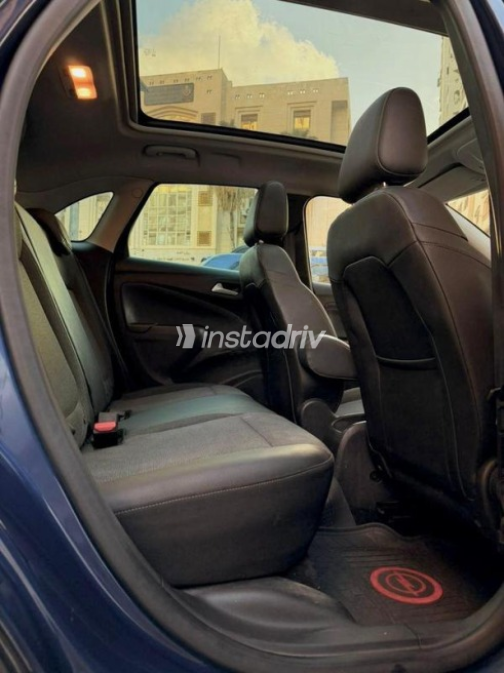 Opel Crossland 2021 Dark Blue Automatic Used for Sale in Greater Cairo ( Cairo + Giza) - 9