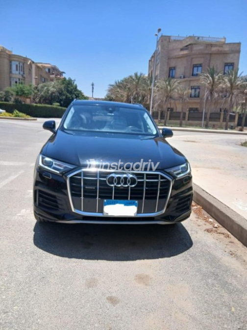 اودي Q7 2022 أسود أوتوماتيك مستعملة للبيع في القاهرة - 1