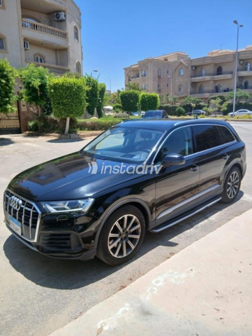 اودي Q7 2022 أسود أوتوماتيك مستعملة للبيع في القاهرة - 5