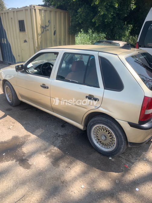 Volkswagen Pointer 2004 Gold Manual Used for Sale in Qalyubia - 2