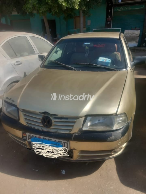 Volkswagen Pointer 2004 Gold Manual Used for Sale in Qalyubia - 4