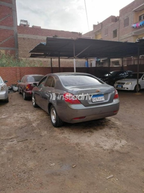 جيلي امجراند 7 2015 رمادي غامق يدوي مستعملة للبيع في العاشر من رمضان - 4