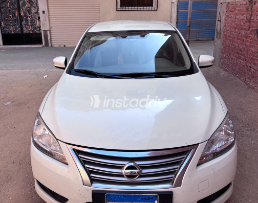 Nissan Sentra 2015 White Automatic Used for Sale in Heliopolis - 4
