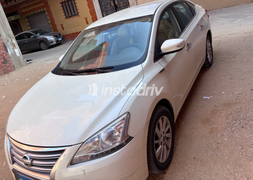 Nissan Sentra 2015 White Automatic Used for Sale in Heliopolis - 9