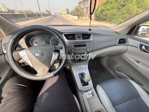 Nissan Sentra 2015 White Automatic Used for Sale in Heliopolis - 10