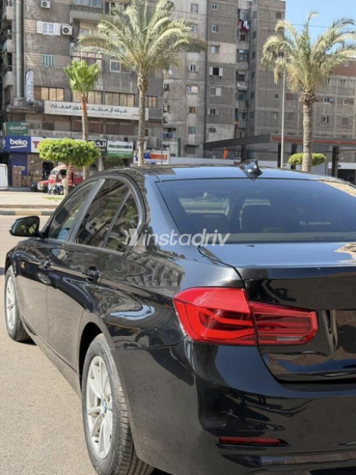 بي ام دبليو 318 2018 أسود أوتوماتيك مستعملة للبيع في الإسكندرية - 8