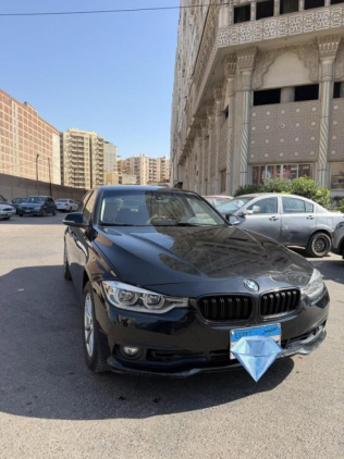 بي ام دبليو 318 2018 أسود أوتوماتيك مستعملة للبيع في الإسكندرية