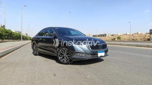 سكودا اوكتافيا A8 2021 رمادي أوتوماتيك مستعملة للبيع في القاهرة - 1