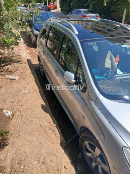 بيجو 207 SW 2007 فضي أوتوماتيك مستعملة للبيع في العبور - 8