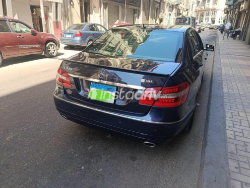 مرسيدس E 300 2010 أزرق غامق أوتوماتيك مستعملة للبيع في الإسكندرية - 3
