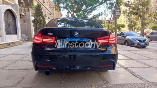بي ام دبليو 318 2018 أسود أوتوماتيك مستعملة للبيع في مدينة نصر - 9
