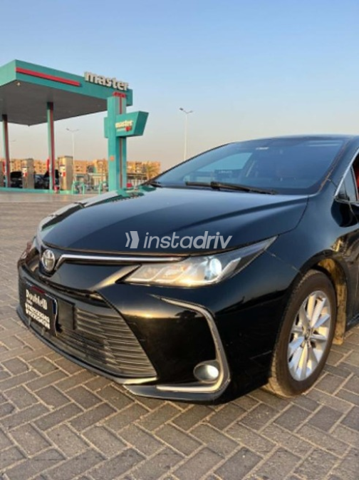 Toyota Corolla 2019 Black Automatic Used for Sale in Nasr city - 3