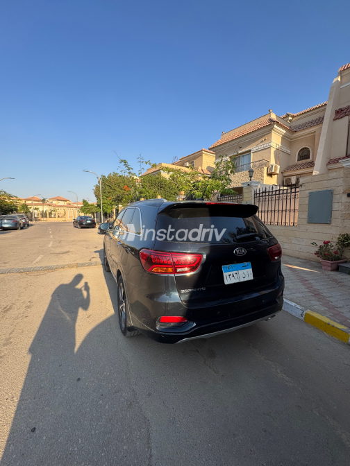 كيا سورينتو 2019 أبيض أوتوماتيك مستعملة للبيع في الجيزة - 7