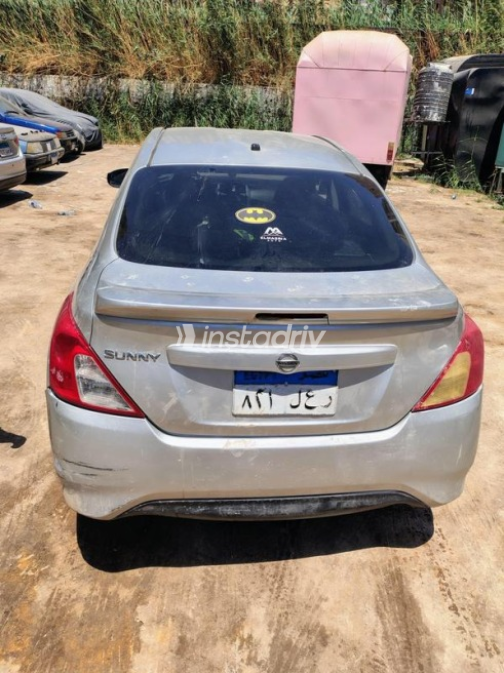 Nissan Sunny 2015 Silver Automatic Used for Sale in Cairo - 6