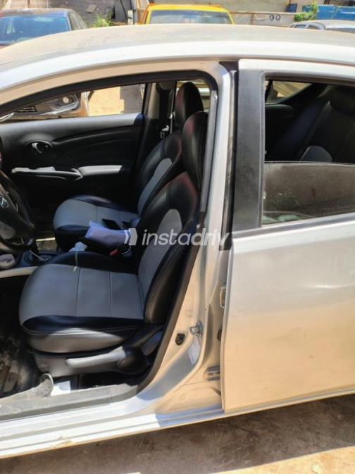 Nissan Sunny 2015 Silver Automatic Used for Sale in Cairo - 8