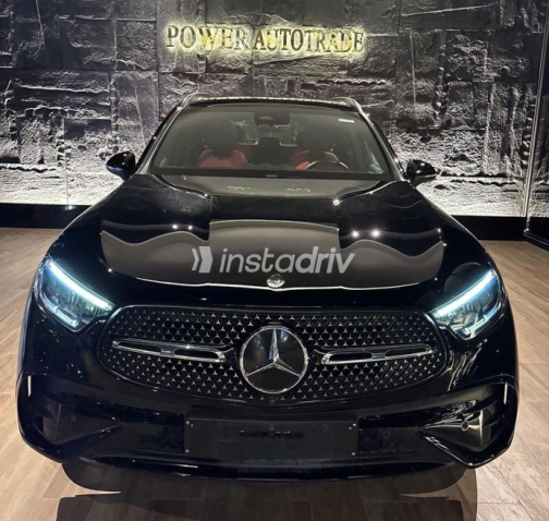 مرسيدس GLC 200 2023 أسود أوتوماتيك مستعملة للبيع في مدينة الشيخ زايد - 1