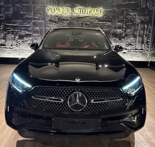 مرسيدس GLC 200 2023 أسود أوتوماتيك مستعملة للبيع في مدينة الشيخ زايد