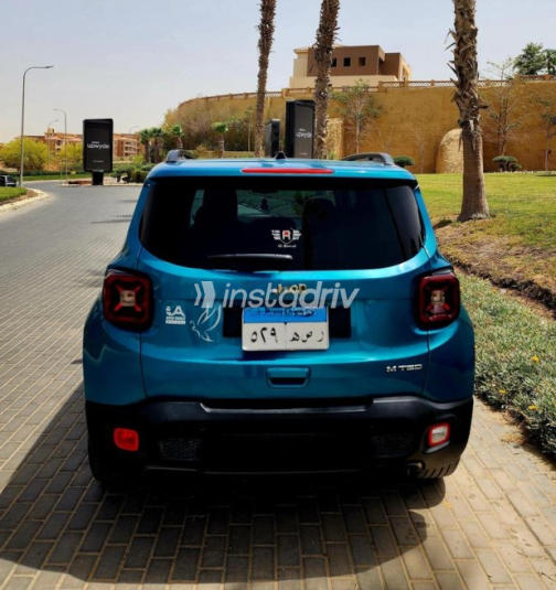 جيب رينيجيد 2020 أزرق غامق أوتوماتيك مستعملة للبيع في مدينة الشيخ زايد - 10