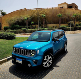 جيب رينيجيد 2020 أزرق غامق أوتوماتيك مستعملة للبيع في مدينة الشيخ زايد