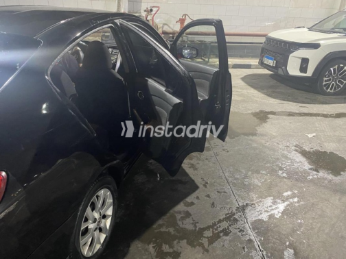 Nissan Sunny 2018 White Automatic Used for Sale in Greater Cairo ( Cairo + Giza) - 5