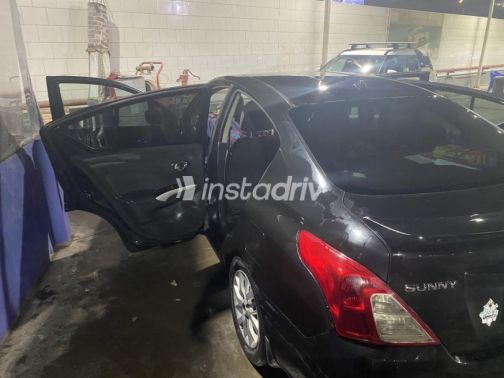Nissan Sunny 2018 White Automatic Used for Sale in Greater Cairo ( Cairo + Giza) - 9
