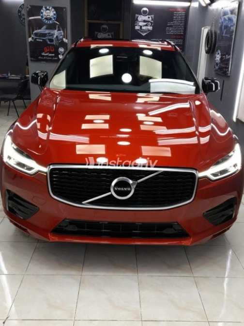 فولفو XC60 2019 أحمر غامق أوتوماتيك مستعملة للبيع في مدينة الشيخ زايد - 1