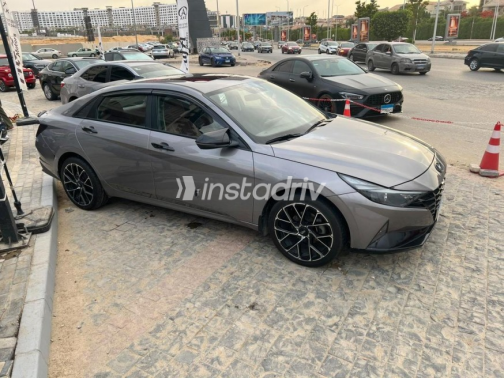 Hyundai Elantra 2022 Gray Automatic Used for Sale in Cairo - 3