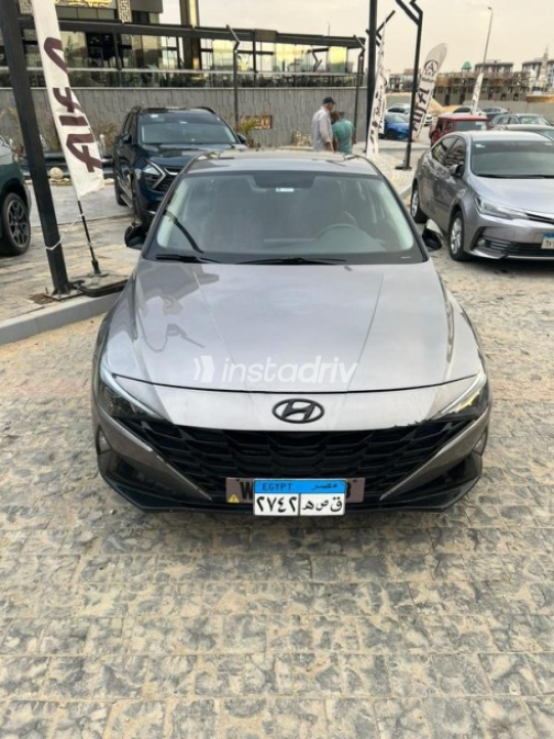 Hyundai Elantra 2022 Gray Automatic Used for Sale in Cairo - 4